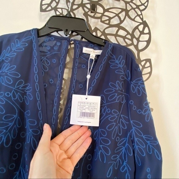 Honey Punch Coastal Vibes Embroidered Romper M NWT - Picture 8 of 14